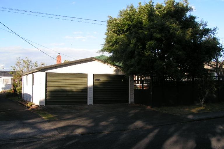 Photo of property in 2/7 Sydney Street, Hauraki, Auckland, 0622