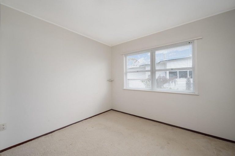 Photo of property in 20 Treeway, Sunnyhills, Auckland, 2010