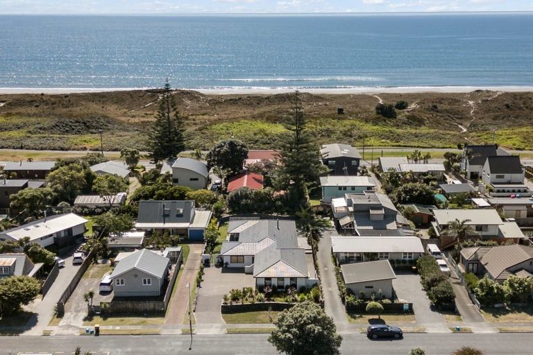 Photo of property in 111 Dickson Road, Papamoa Beach, Papamoa, 3118