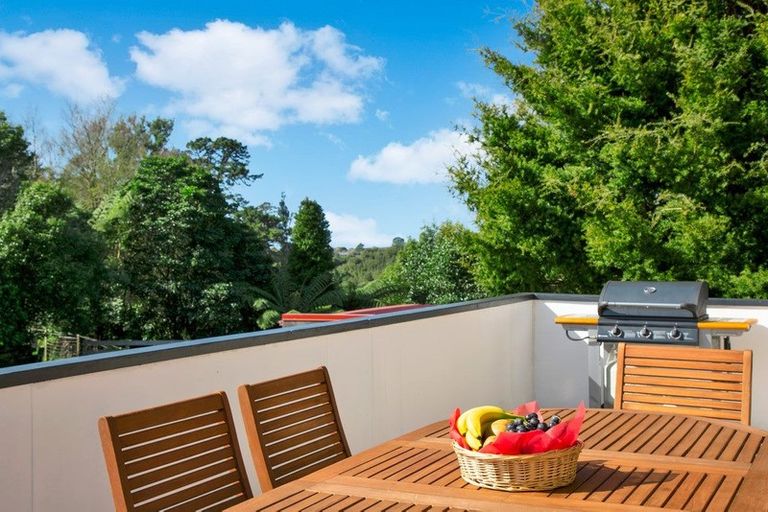 Photo of property in 7 Warren Place, Frankleigh Park, New Plymouth, 4310