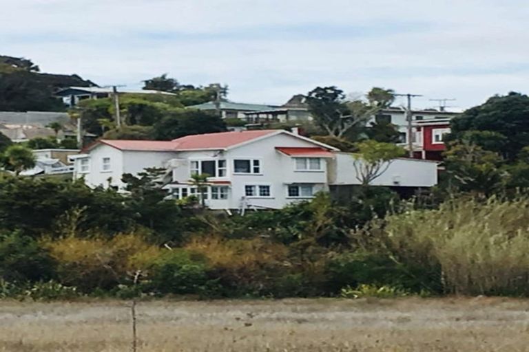 Photo of property in 2 Rose Street, Raglan, 3225