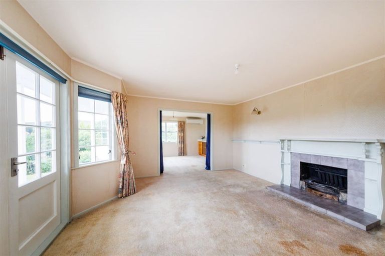 Photo of property in 7 Feltham Street, Hunterville, 4730