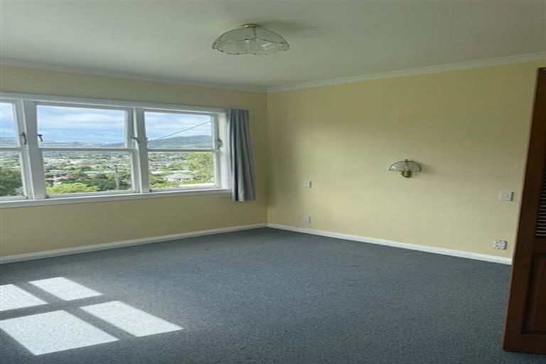 Photo of property in 10 Olivia Crescent, Tawa, Wellington, 5028