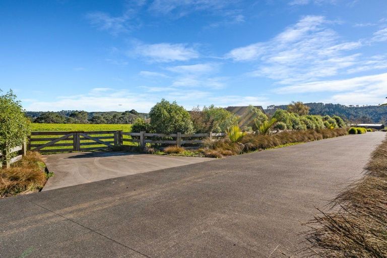 Photo of property in 3 Ada Lane, Riverhead, 0793