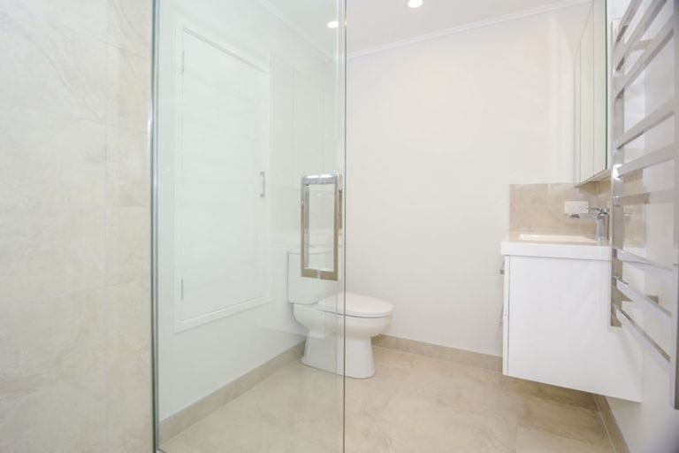 Photo of property in 2/15 Marina Road, Torbay, Auckland, 0630