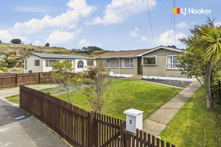 Photo of property in 5 Bell Crescent, Concord, Dunedin, 9018