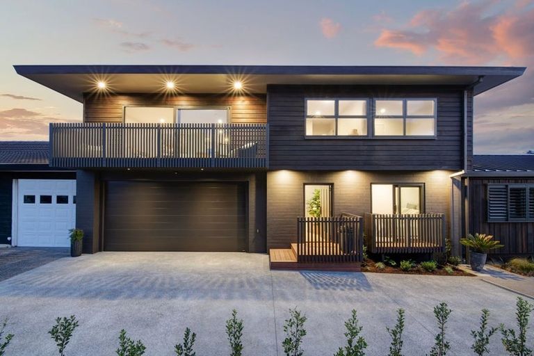 Photo of property in 2/1 Omana Road, Milford, Auckland, 0620