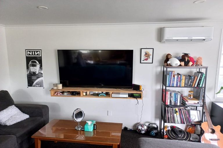 Photo of property in 571a Queen Street East, Levin, 5510