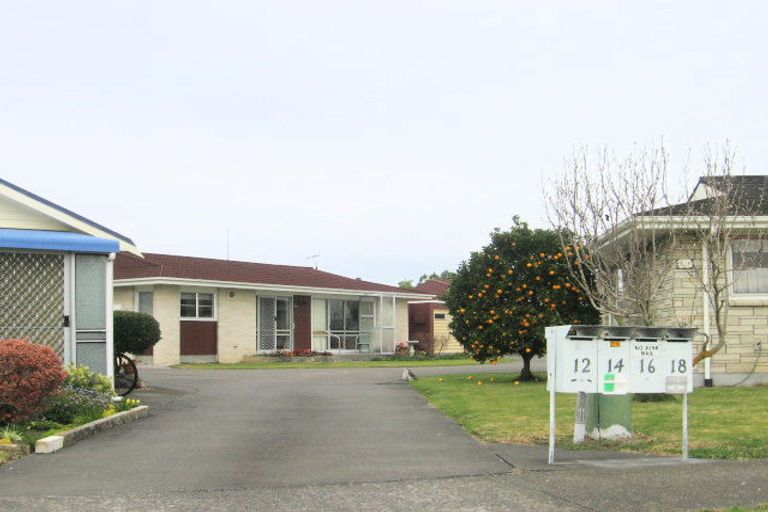 Photo of property in 10 Oxford Street, Taradale, Napier, 4112