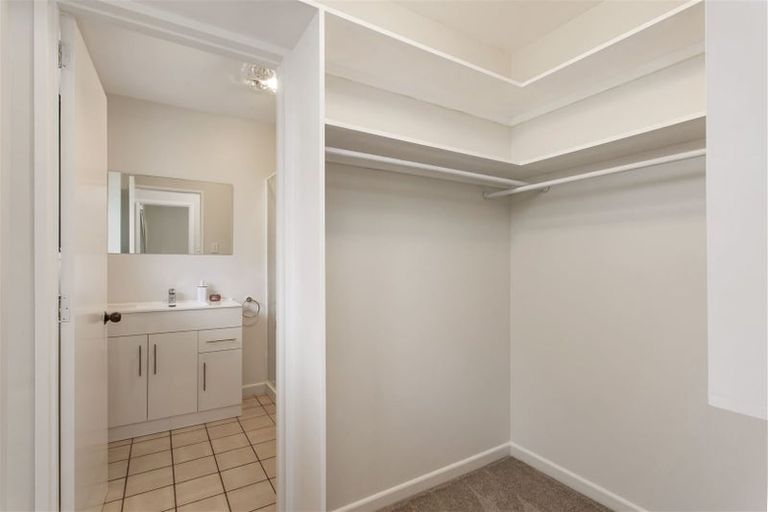 Photo of property in 1/12 Gleneagles Terrace, Ilam, Christchurch, 8053