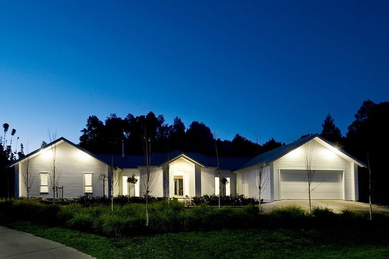 Photo of property in 65 Deacon Road, Riverhead, Kumeu, 0892