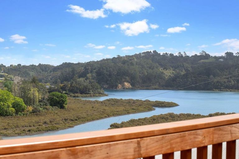 Photo of property in 82b Kittiwake Drive, Schnapper Rock, Auckland, 0632