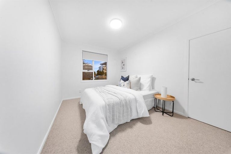Photo of property in 37 Mckenzie Road, Mangere Bridge, Auckland, 2022