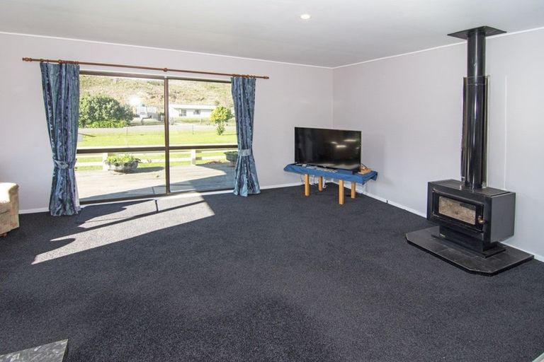 Photo of property in 16 Mclaughlin Drive, Tinui, Masterton, 5889