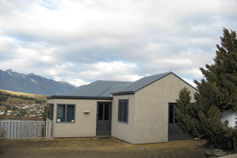 Photo of property in 7 Sunrise Lane, Queenstown, 9300