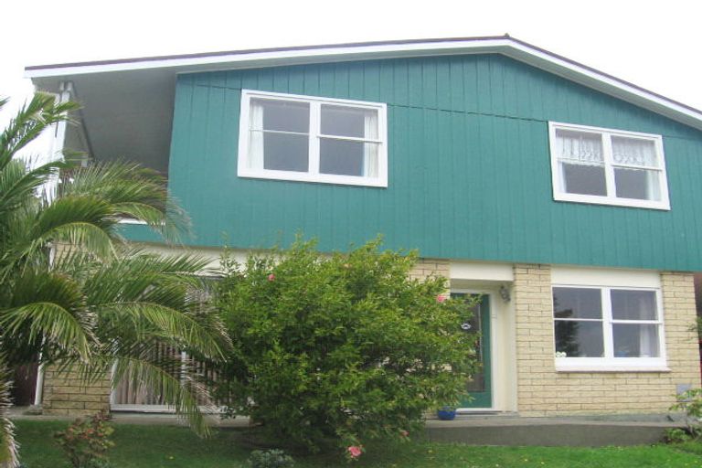 Photo of property in 1 Clematis Grove, Maungaraki, Lower Hutt, 5010