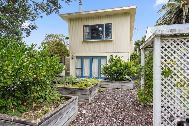 Photo of property in 32 Woodland Road, Johnsonville, Wellington, 6037