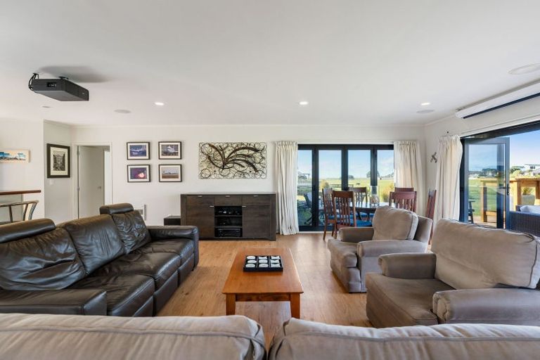Photo of property in 16 Braddock Grove, Pauanui, Hikuai, 3579