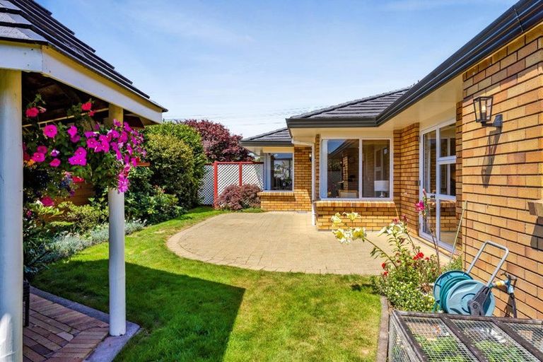 Photo of property in 362 Mangorei Road, Merrilands, New Plymouth, 4312