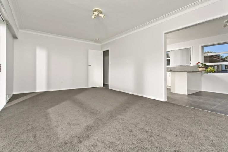 Photo of property in 1/223 Eskdale Road, Birkenhead, Auckland, 0626