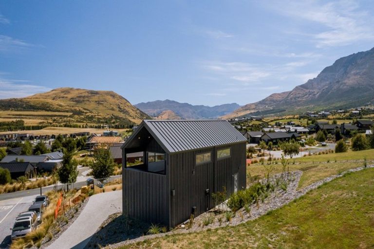 Photo of property in 3 Arran Lane, Jacks Point, Queenstown, 9371