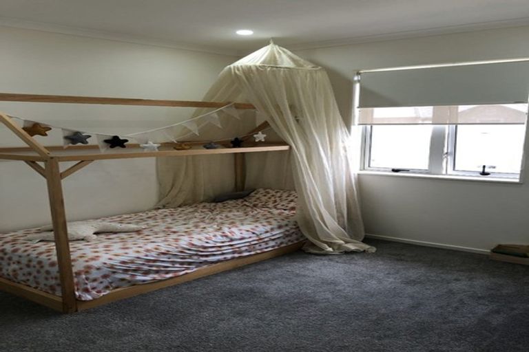 Photo of property in 17 Warbler Crescent, Papakura, 2110