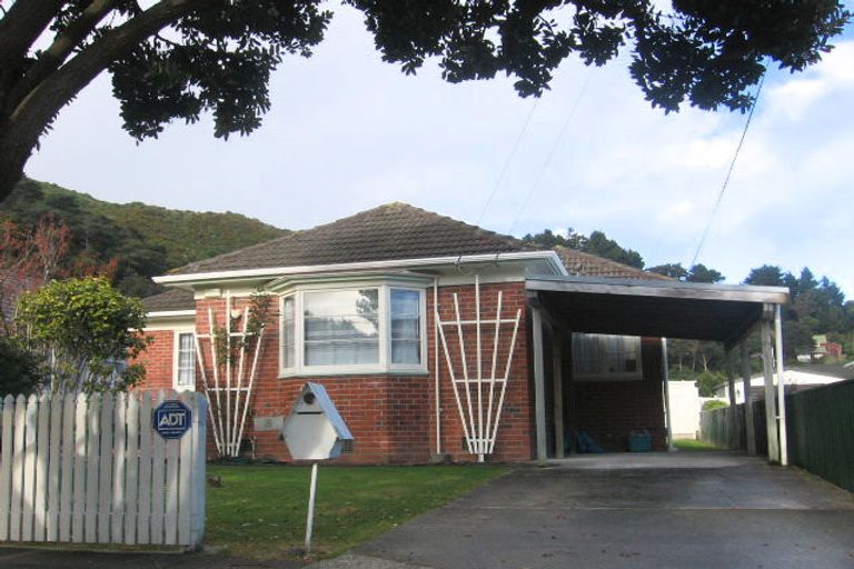 Photo of property in 6 Tyndall Street, Waiwhetu, Lower Hutt, 5010