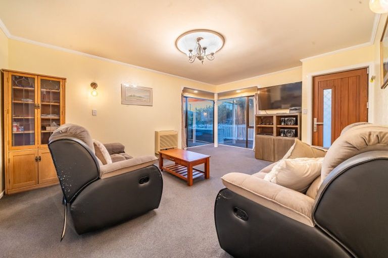 Photo of property in 1/63 Fraser Crescent, Elderslea, Upper Hutt, 5018