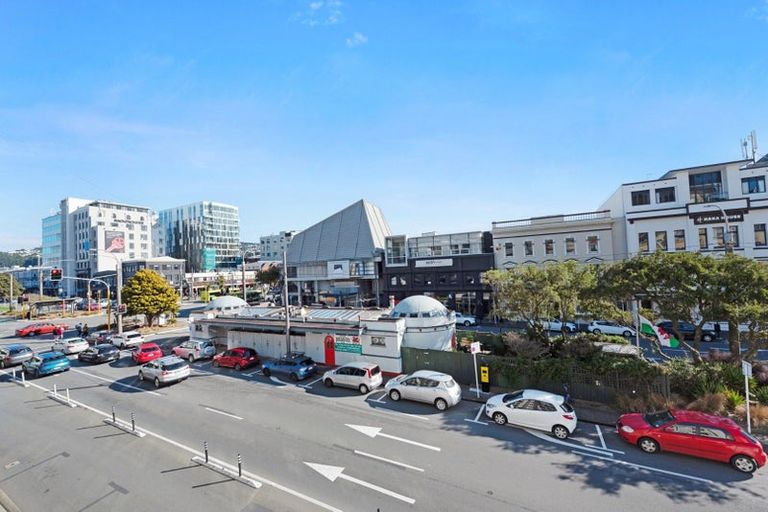 Photo of property in 3c/5 Kent Terrace, Mount Victoria, Wellington, 6011