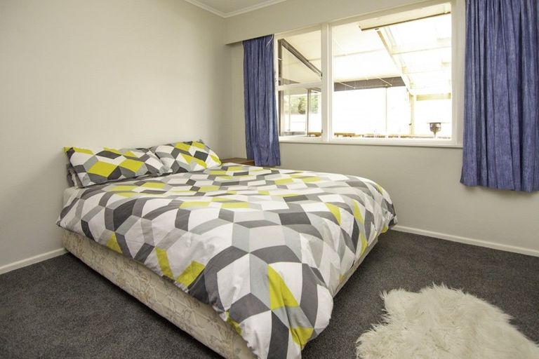 Photo of property in 2 Newcastle Street, Hokowhitu, Palmerston North, 4410
