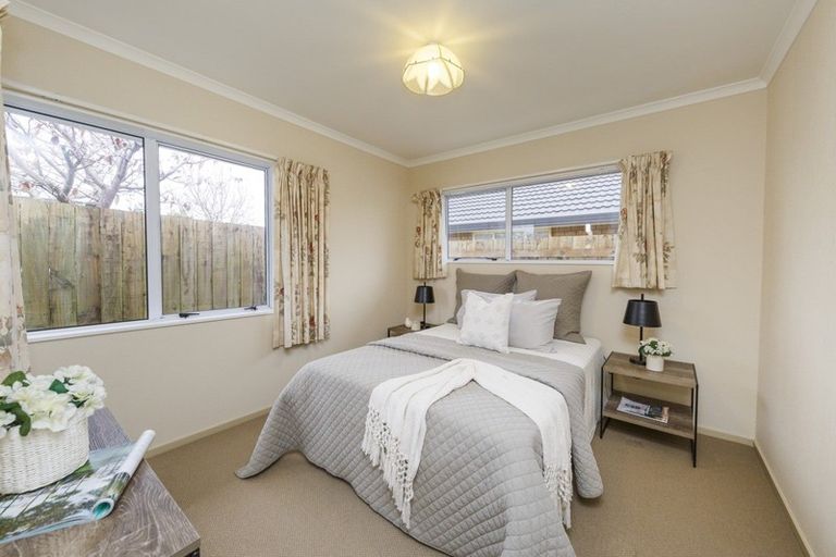Photo of property in 10 Saint Pauls Court, Highbury, Palmerston North, 4412