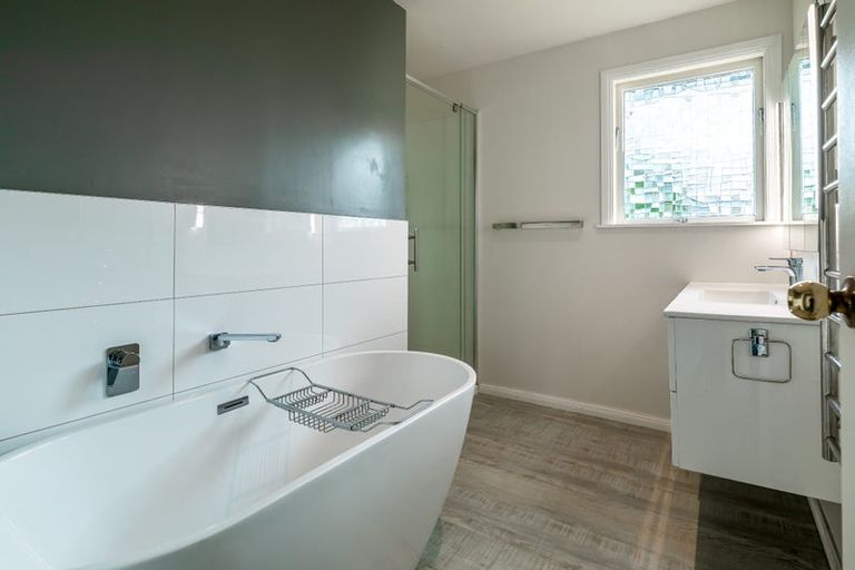 Photo of property in 16 Roick Parade, Glen Eden, Auckland, 0602