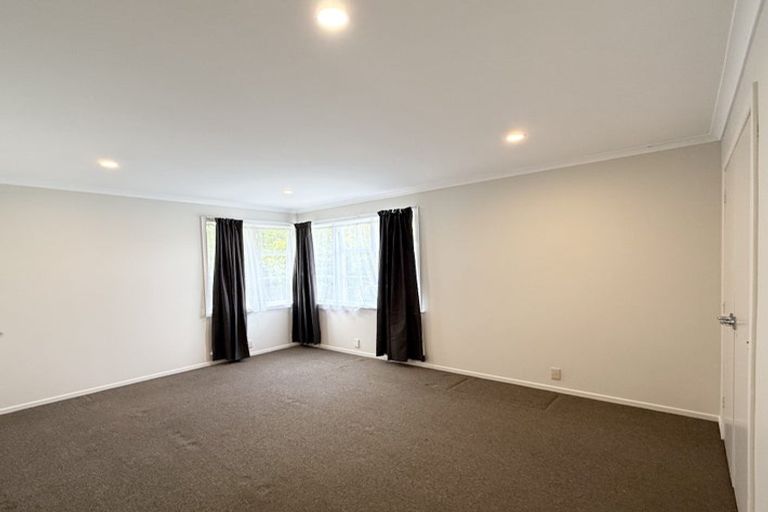 Photo of property in 25 Kereru Street, Henderson, Auckland, 0612