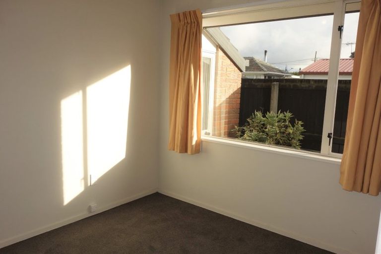 Photo of property in 2/146 Maidstone Road, Ilam, Christchurch, 8041