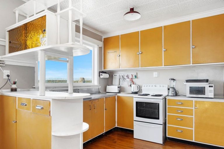 Photo of property in 8 Lee Street, Te Puke, 3119