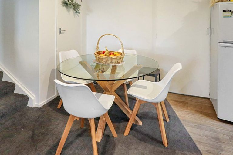 Photo of property in 12a Crawford Grove, Naenae, Lower Hutt, 5011