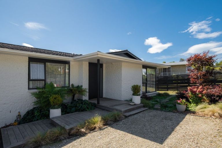 Photo of property in 163 Waikawa Road, Picton, 7220