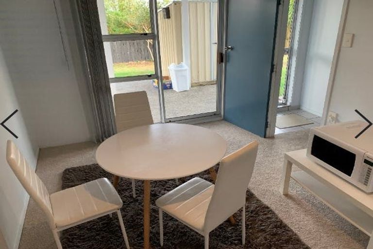 Photo of property in 61 Sunset Road, Totara Vale, Auckland, 0632