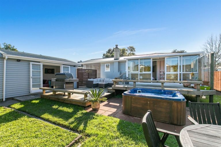 Photo of property in 43 Sylvia Road, Hillcrest, Auckland, 0627
