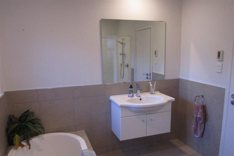 Photo of property in 12 Wilfrid Street, Ilam, Christchurch, 8041