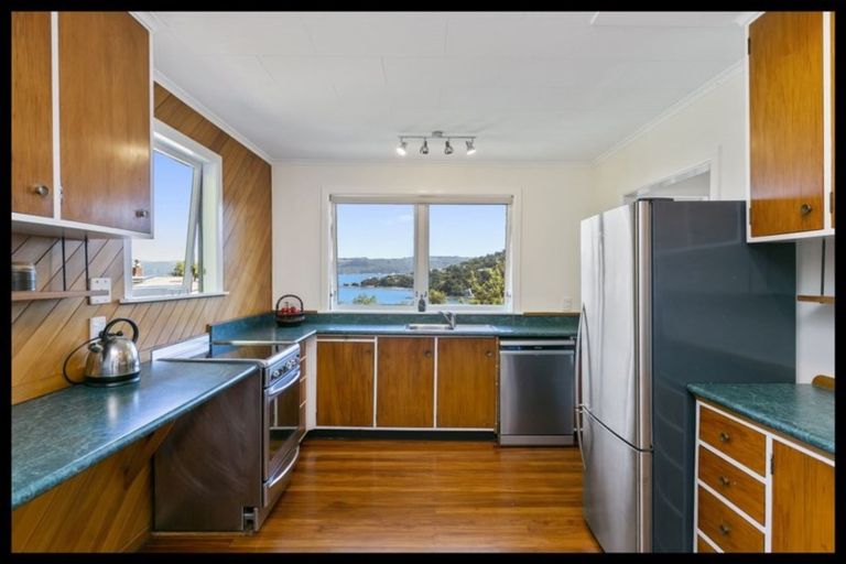 Photo of property in 73 Walter Road, Lowry Bay, Lower Hutt, 5013