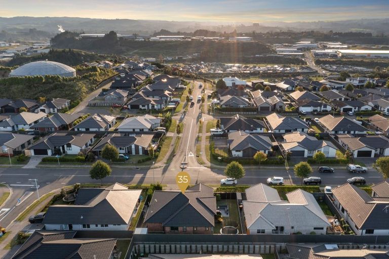 Photo of property in 35 Te Ranga Memorial Drive, Pyes Pa, Tauranga, 3112