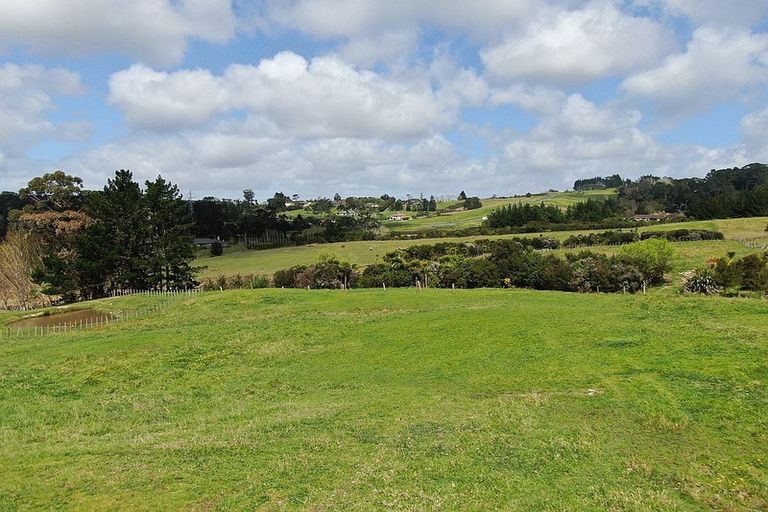 Photo of property in 42 Spur Road, Stillwater, Silverdale, 0993