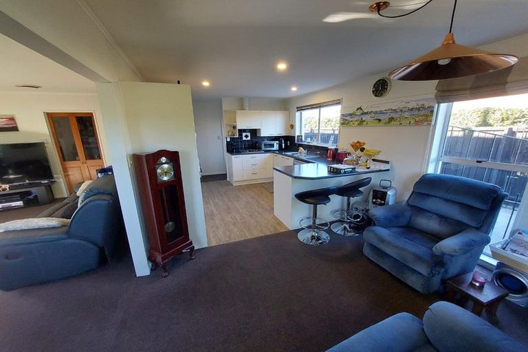 Photo of property in 11 Kennedys Bush Road, Halswell, Christchurch, 8025