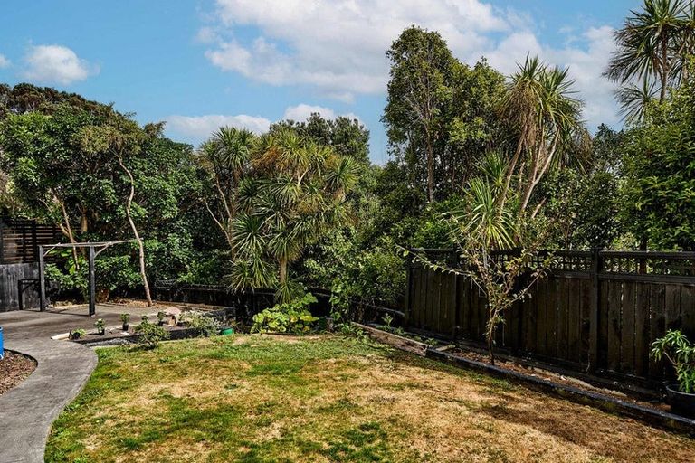 Photo of property in 17 Dornoch Place, Papakowhai, Porirua, 5024