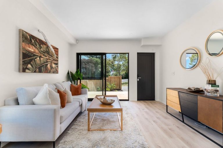 Photo of property in 29d Takapu Street, Henderson, Auckland, 0612