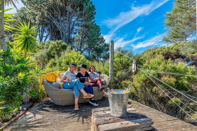 Photo of property in 215 West Harbour Drive, West Harbour, Auckland, 0618