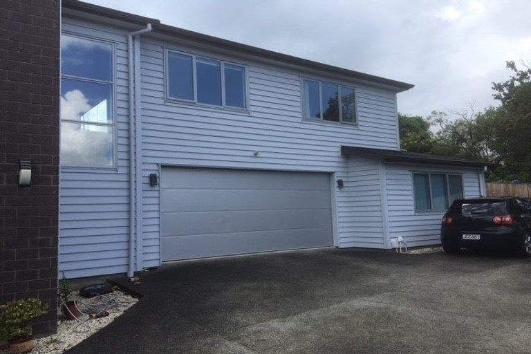 Photo of property in 235b Great North Road, Henderson, Auckland, 0612