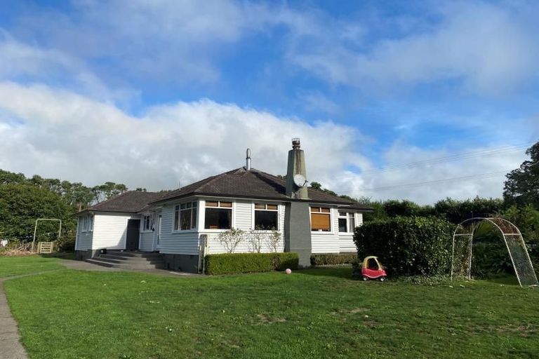 Photo of property in 314 Kaihihi Road, Okato, New Plymouth, 4381