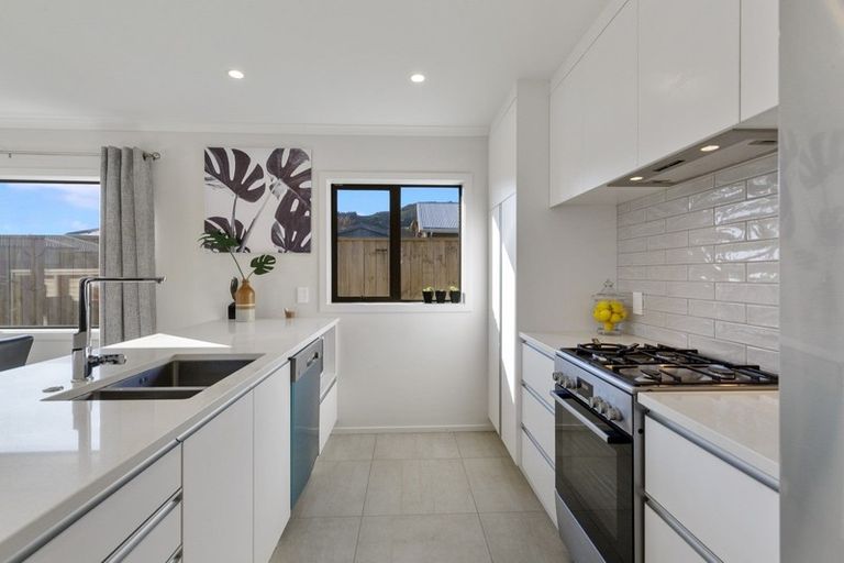 Photo of property in 29 Henrietta Maxwell Grove, Wainuiomata, Lower Hutt, 5014